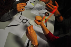 Supporting advice by on-body gestures Supporting advice by on-body gestures