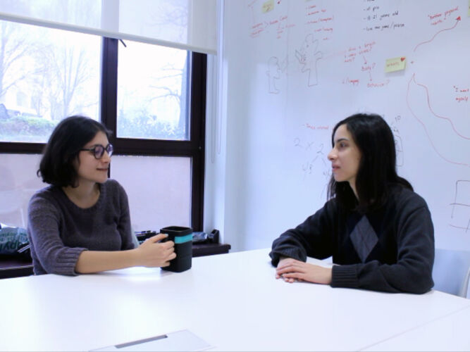 Glance Mug in a meeting Glance Mug in a meeting